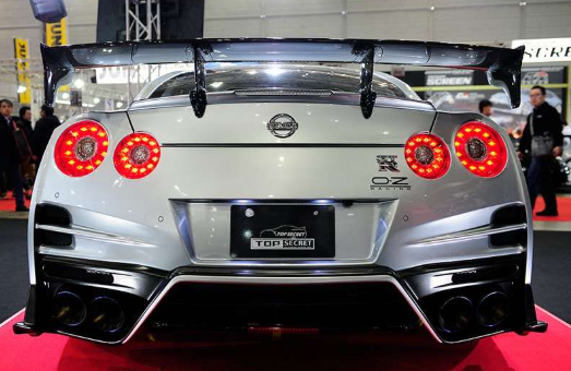 Parachoque traseiro TOP SECRET GTR carbono — foto 2